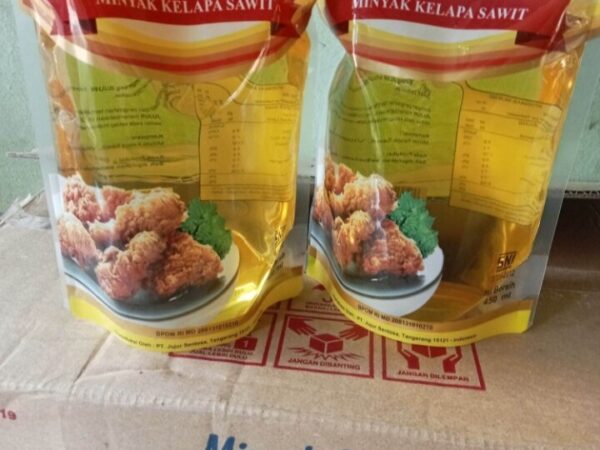 PAKET  2 PCS Minyak goreng  / merek sari sawit  kemasan 450 ml isi 2 pcs
