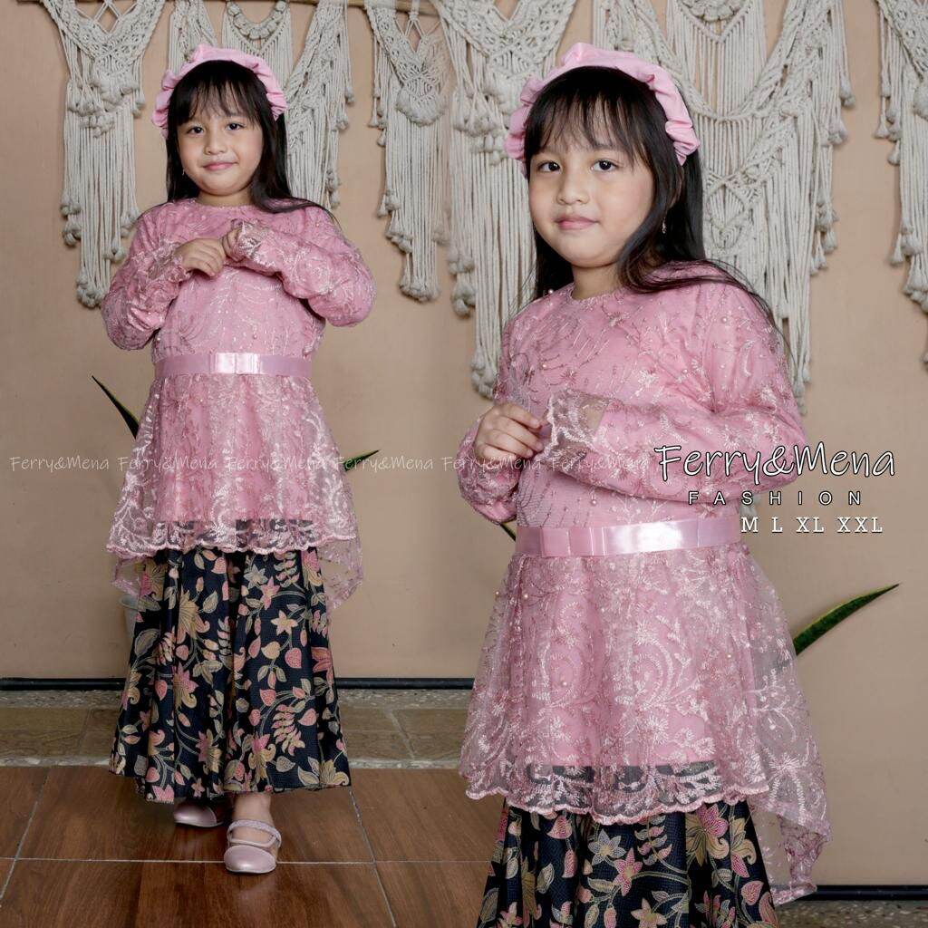 Aurora Kids Set for Special Occasions