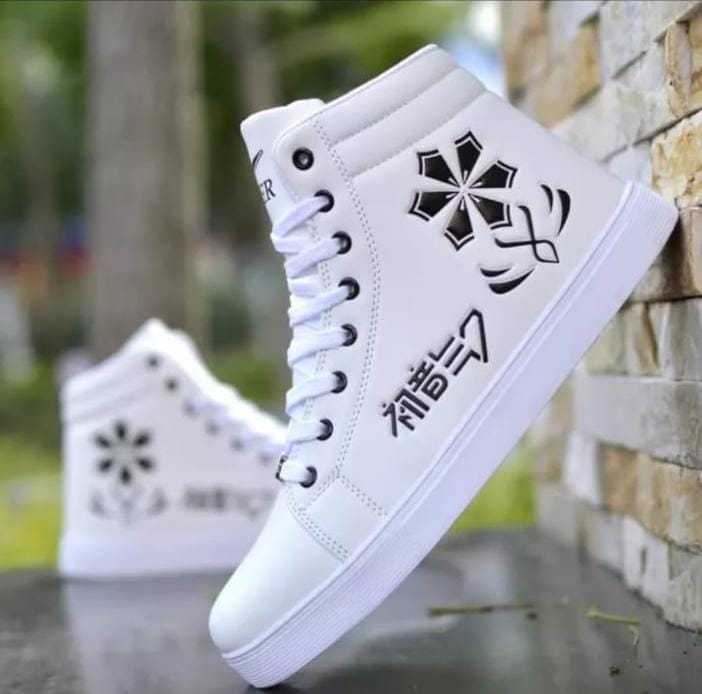 Trendy Men's Boots and Sneakers for 2022